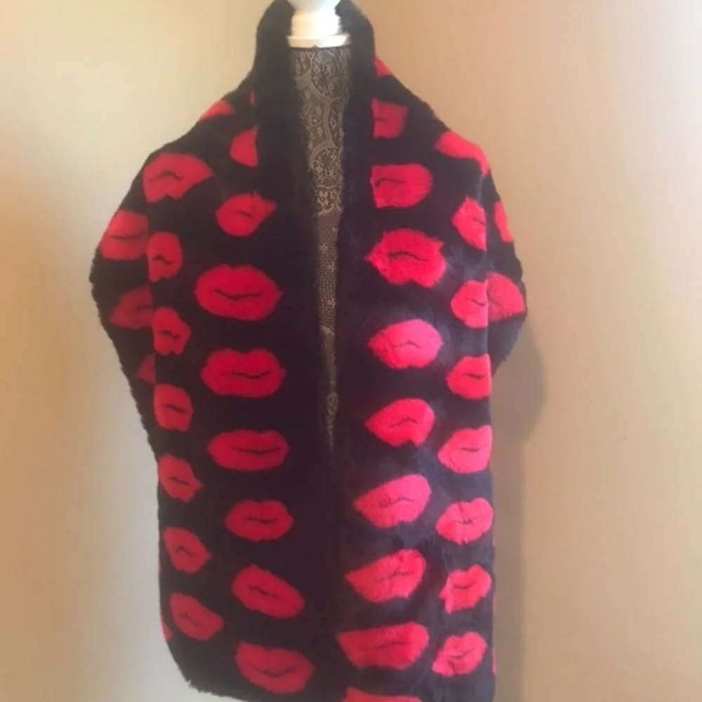 Victoria’s Secret Faux Fur Wrap Scarf